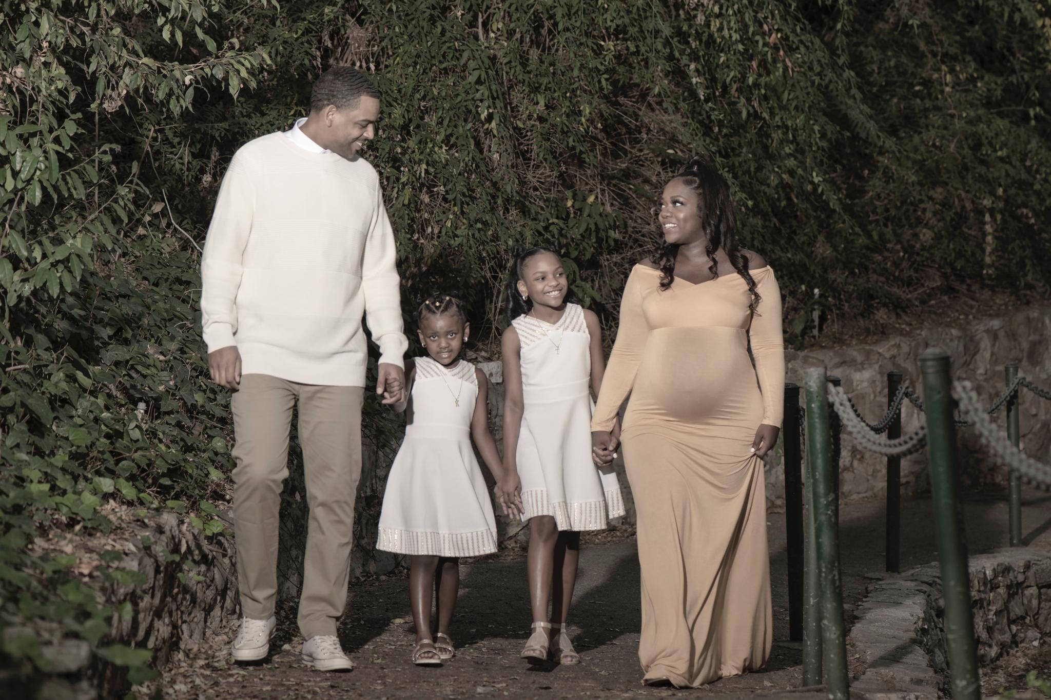 Studio vs Outdoor Portraits: Which is Right for You?