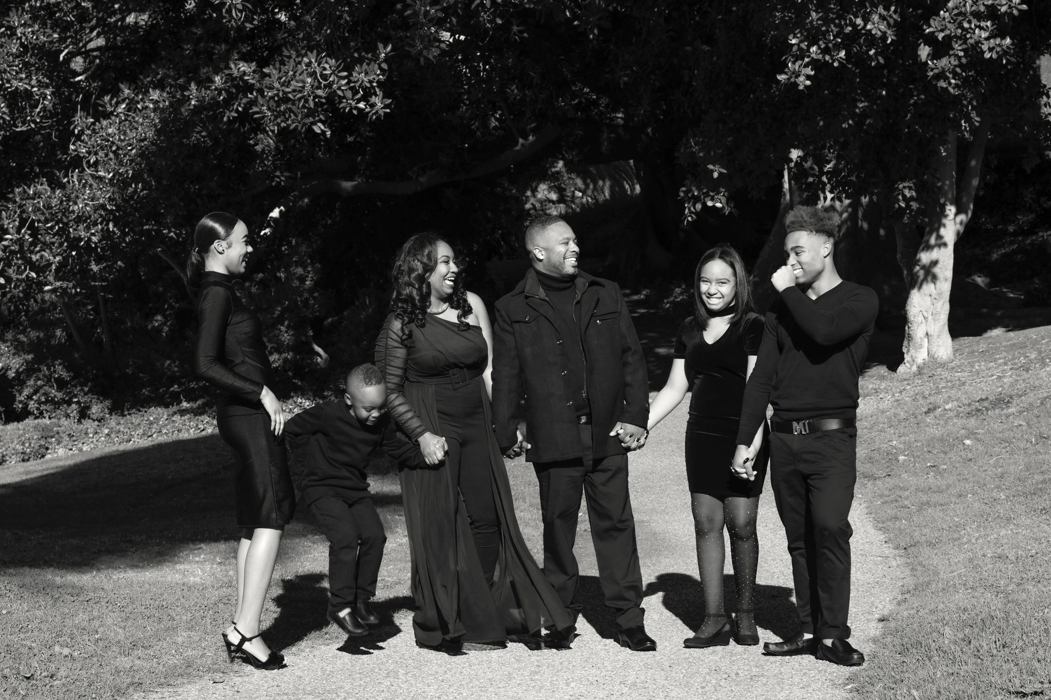 Mini Holiday Sessions: Capture the Season in a Relaxed Way