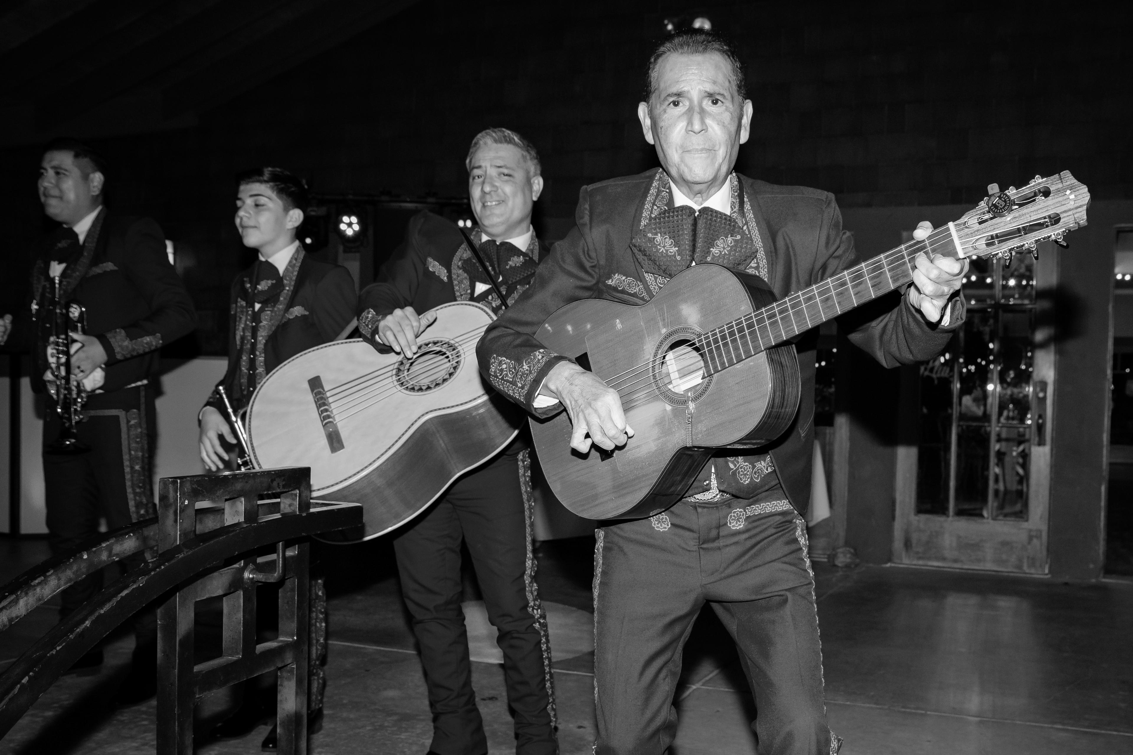 A Full Wedding Day Timeline with Photography Tips