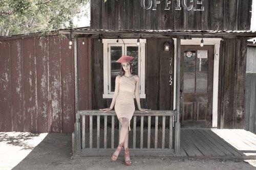 mobile - carousel-hero-element image-4