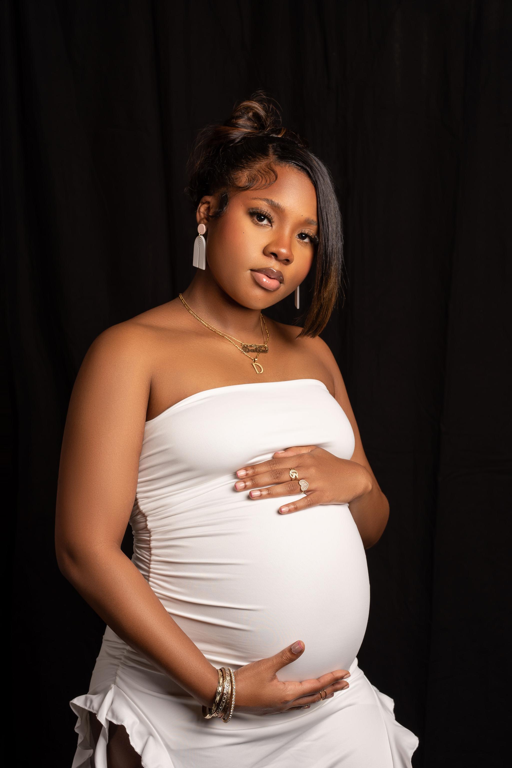 When is the Best Time for Your Maternity Session?
