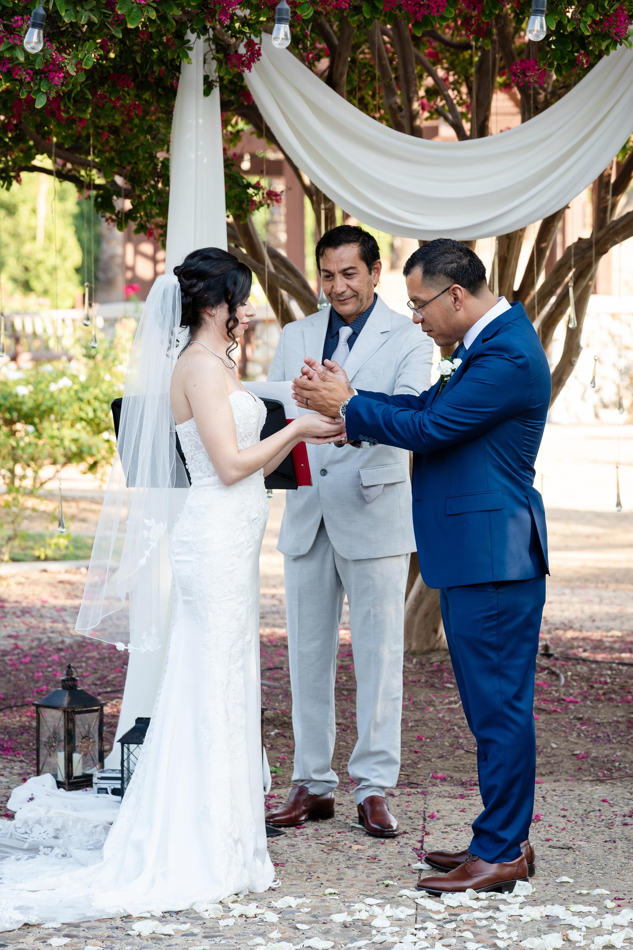 A Full Wedding Day Timeline with Photography Tips